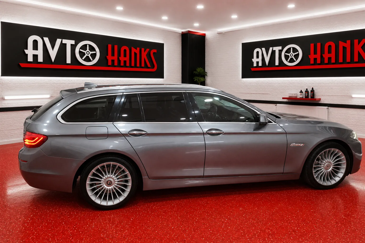Notranja slika - BMW serija 5 Touring: - 525d xDrive LUXURY Avt.MAX OPREMA.BREZ POLOGA - 12