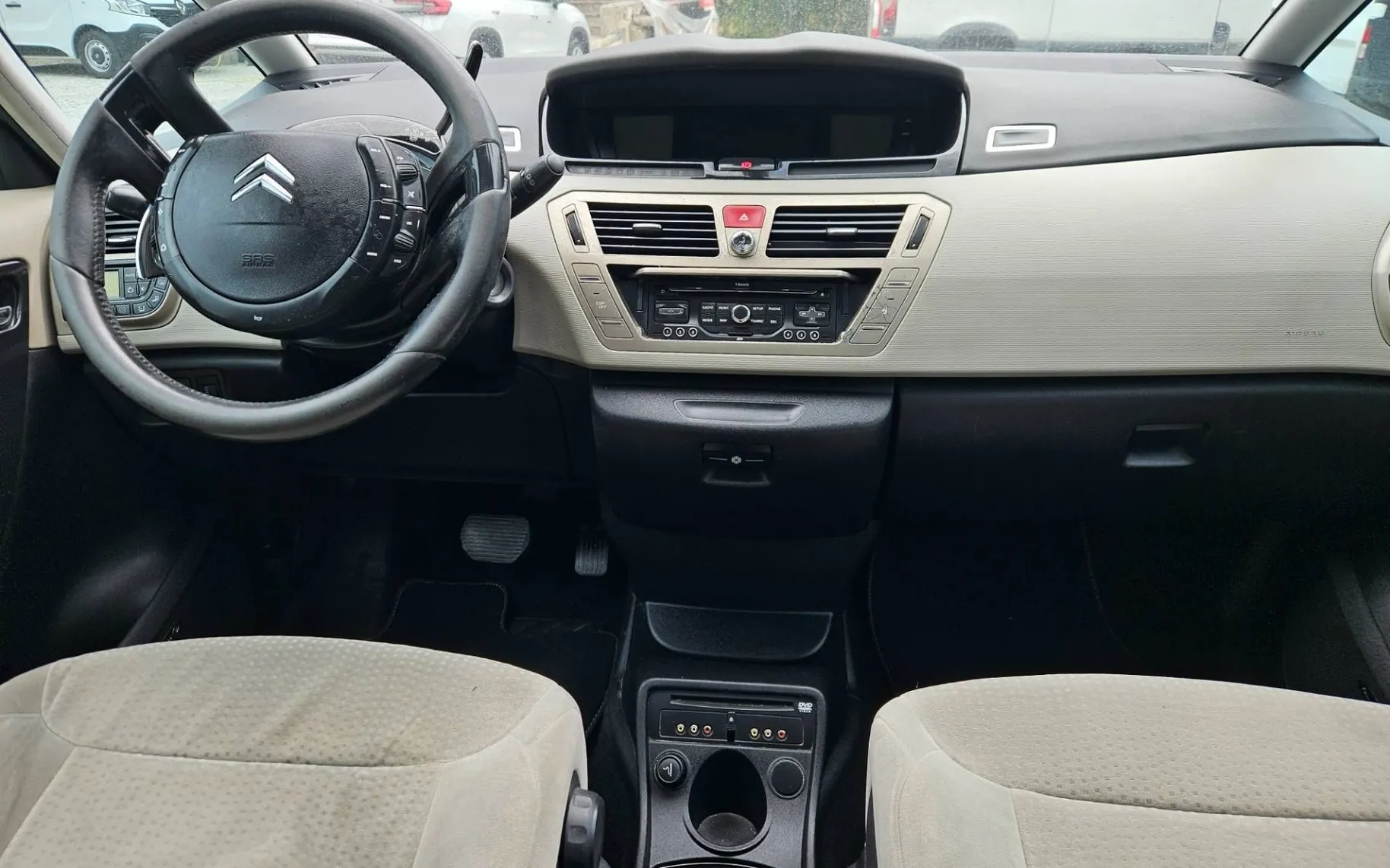 Notranja slika - Citroën C4 Picasso - 2.0 HDi Exclusive Avt. NAVI  DDV PDC... - 9