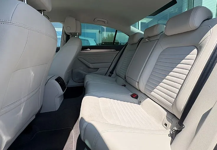 Zunanja slika - VW Passat - 2.0 TDI R-Line 110kW - ODLIČEN - SLOVENSKI - 6