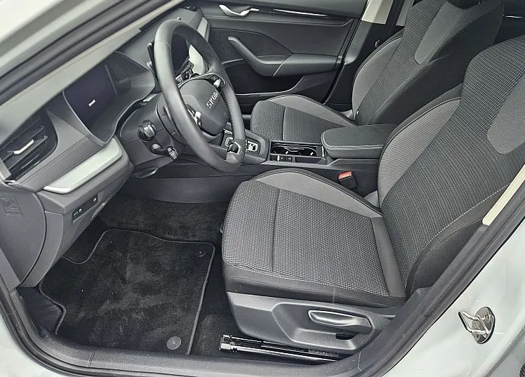 Zunanja slika - Škoda Octavia - COMBI 2.0 TDI Selection DSG 110 kW SLO-1.LASTNIK - 7