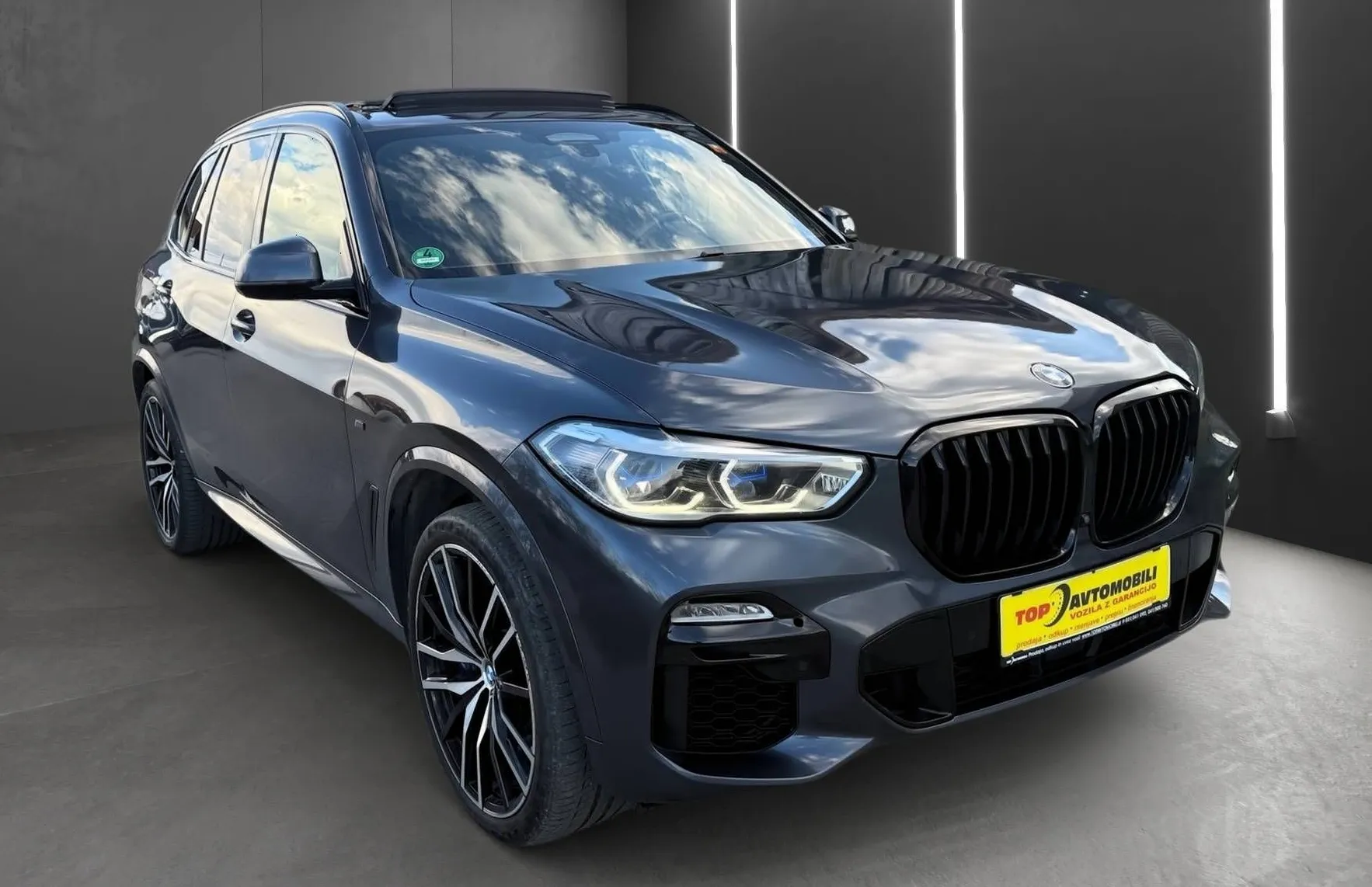 Zunanja slika - BMW X5 - serija : M50d LASER ADAPTIVNO PANO 360KAM NAVI PDC RADAR - 10