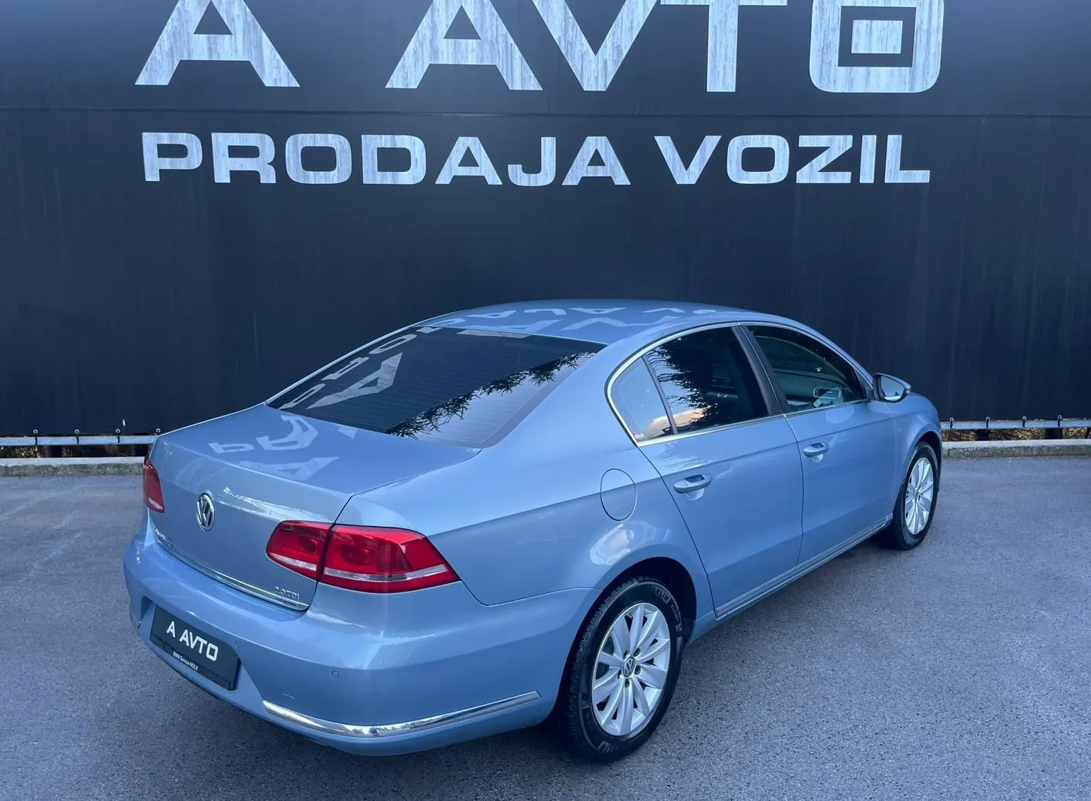 Zunanja slika - VW Passat - 2.0 TDI Comfortline 103kW-2xPDC-ALU-ZELO LEP... - 6