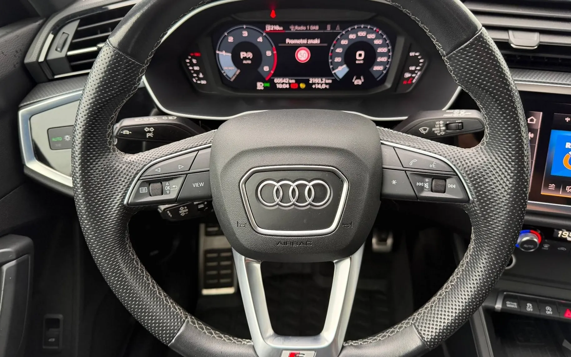 Notranja slika - Audi Q3 Sportback - 2.0 TDI S-line S-tronic-SLO-ACC-LED-Virtual-Navi - 9