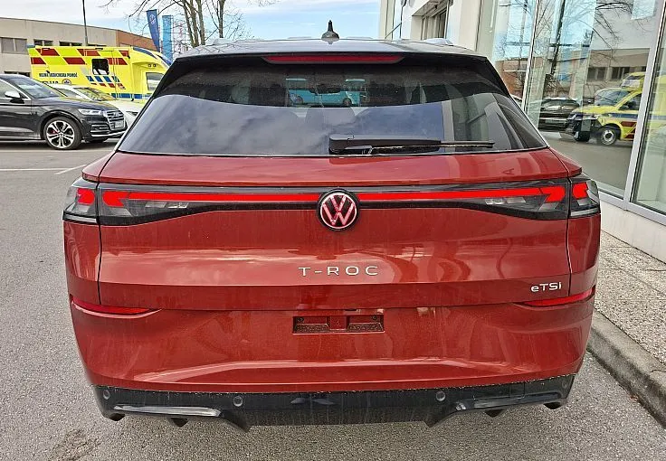 Zunanja slika - Volkswagen T-Roc - 1.5 eTSI R-line DSG 110  150 - 4