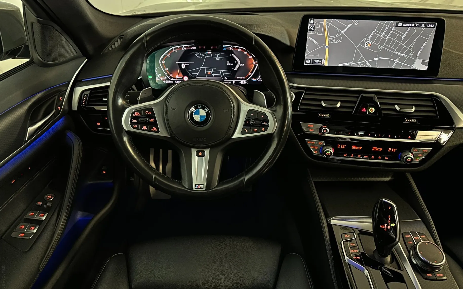 Notranja slika - BMW serija 5: - 520d |xDrive|M|Laser|ACC|Kamera|HUD|Memory|Gretje| - 10