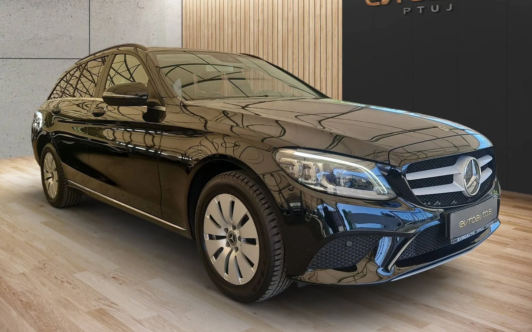Notranja slika - Mercedes-Benz C-Razred - C 200 d T Avt.Redno servisiran pooblaščen servis.. - 7