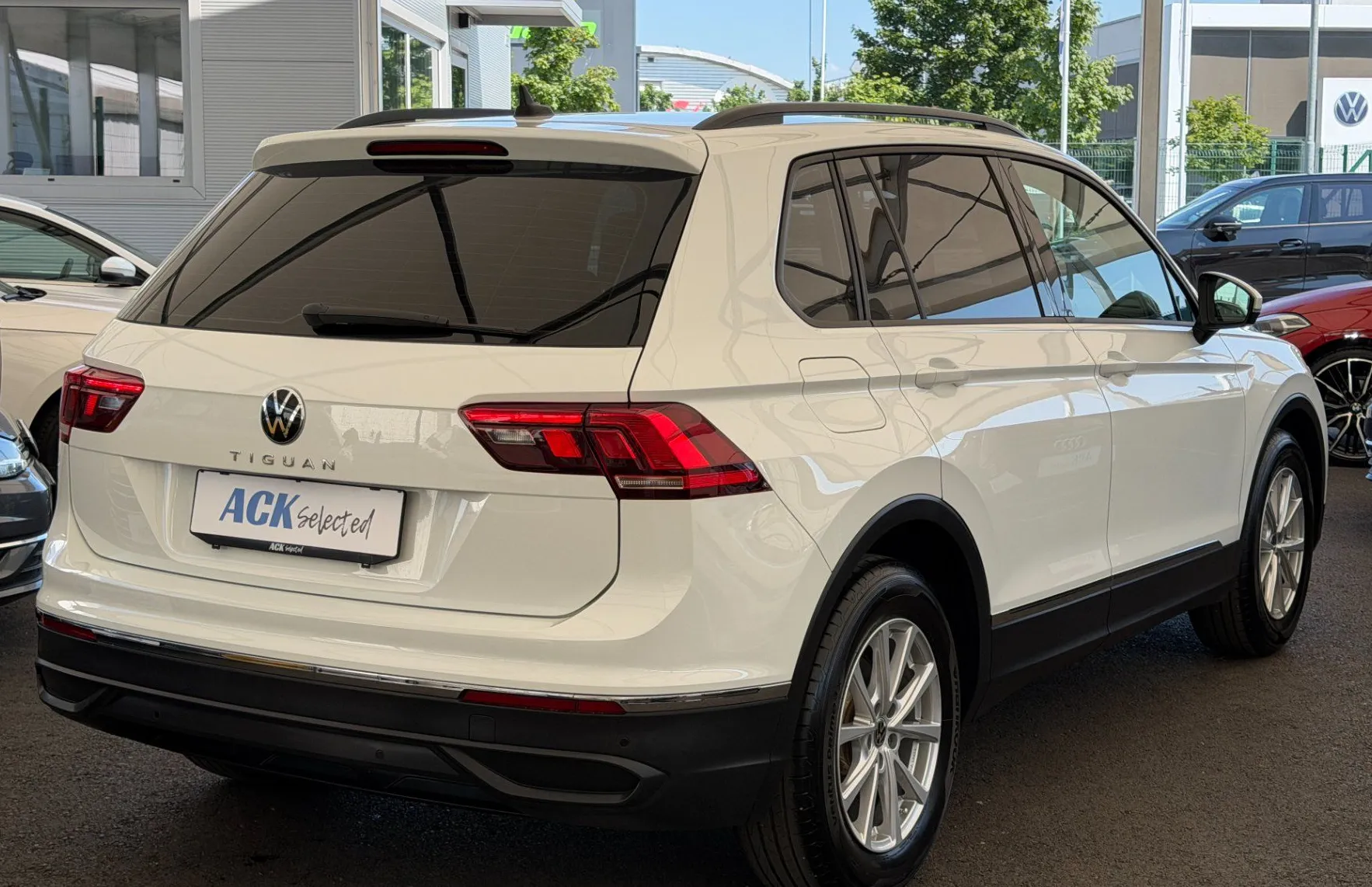 Zunanja slika - Volkswagen Tiguan - 1.5 TSI ACT BMT-SLO-1.LASTNIK-PDC-ACC-LED - 6
