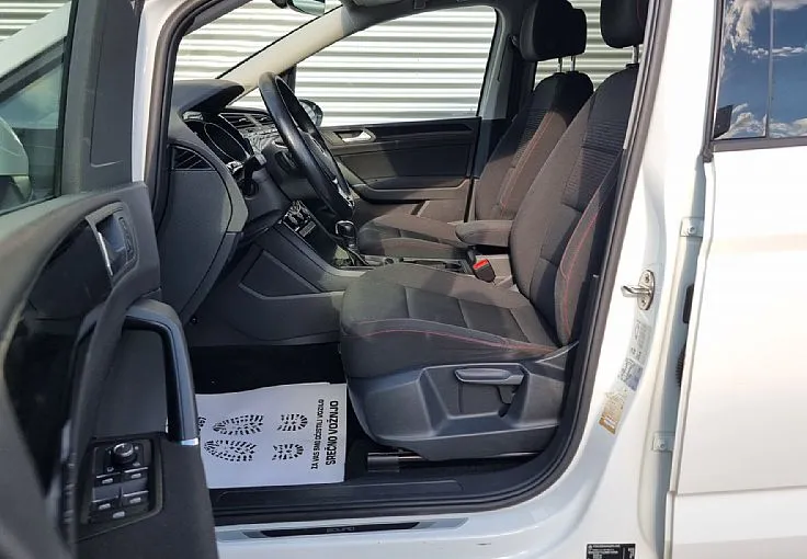 Zunanja slika - Volkswagen Touran - 2.0 TDI-DSG-149.982km-KAMERA-SOUND OPREMA-JAMSTVO - 7