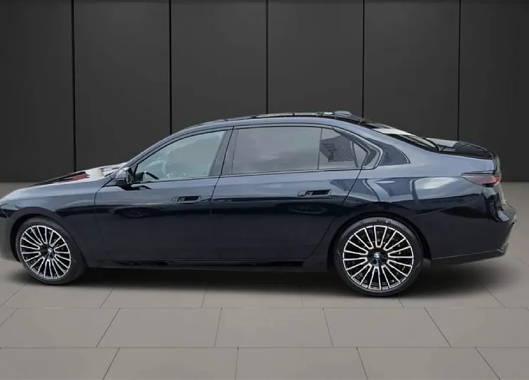 Zunanja slika - BMW Serija 7 - : 740d xDrive BMW INDIVIDUAL - 7