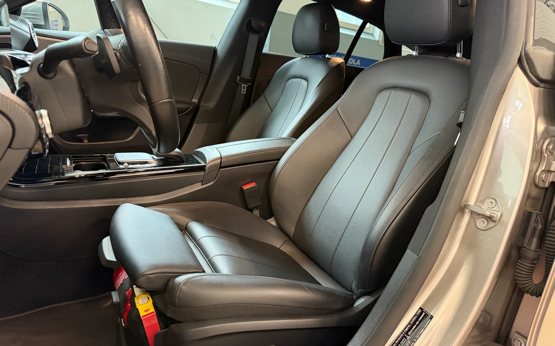 Notranja slika - Mercedes-Benz CLA-Razred - 200d - 10
