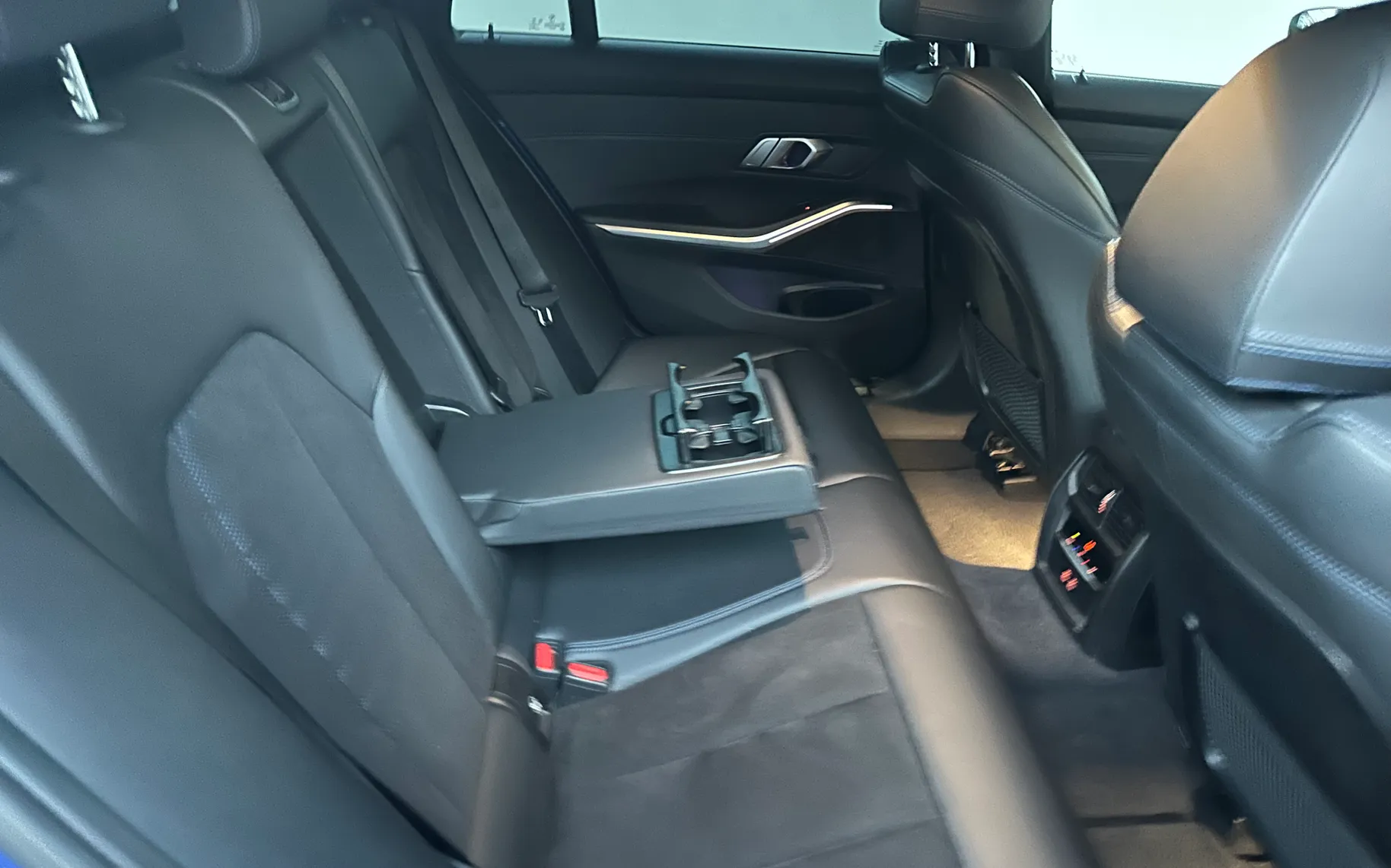 Notranja slika - BMW Serija 3 - BMW  Touring: M-SPORT AUT|LASER|CARPLAY|KEYLESS| - 8