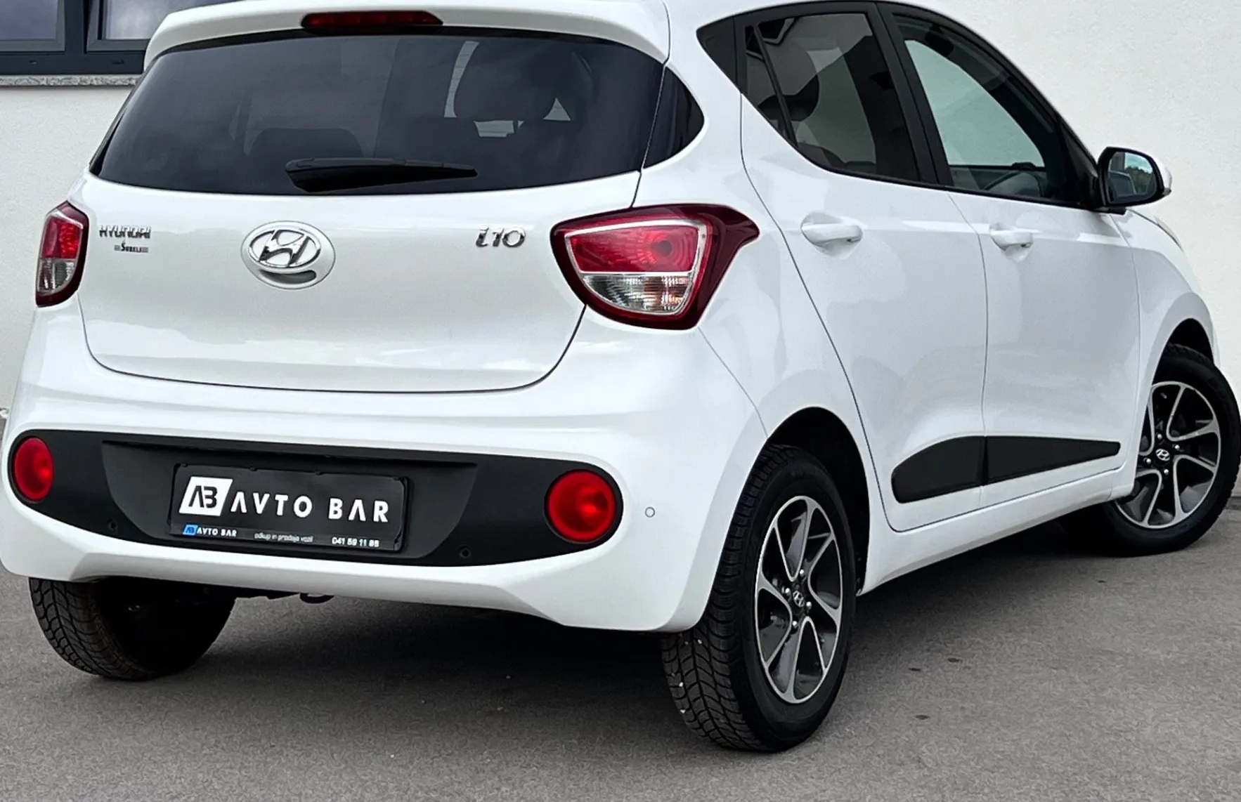 Zunanja slika - Hyundai i10 - 1.25+NAVI+ALU+LED+PDC+SLO - 6