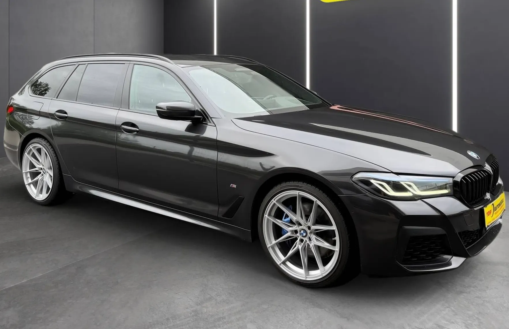 Zunanja slika - BMW Serija 5 - Touring: 520d M PAKET LASER HEAD-UP ADAPTIVNO KAMERA MEM - 9