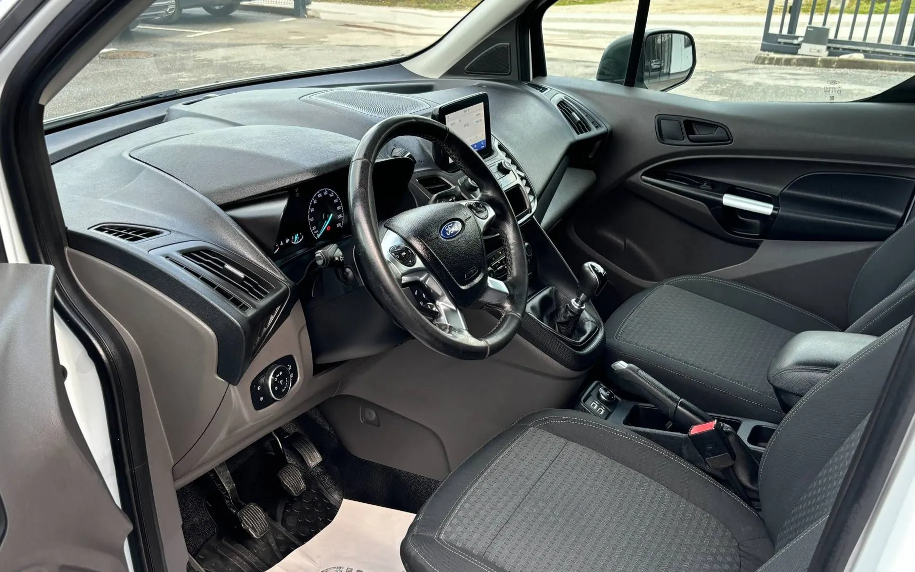 Zunanja slika - Ford Tourneo Connect - 1.5 TDCi N1-KAMERA-NAVI-PDC... - 6