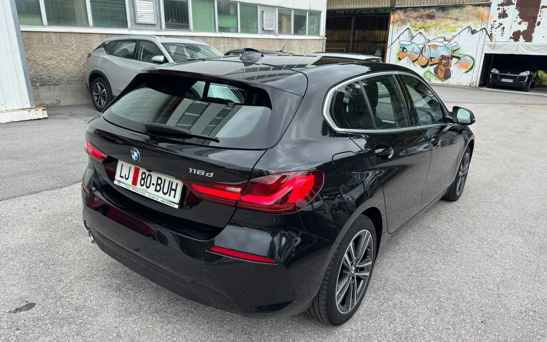 Zunanja slika - BMW Serija 1 - 116d - BUSINESS DESIGN - 5