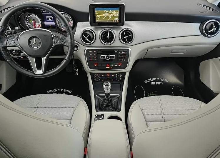 Zunanja slika - Mercedes-Benz GLA-Razred - 200-156KM-2XAMG-LINE-KAMERA-NAVI-GRET-SED-80.000KM - 9