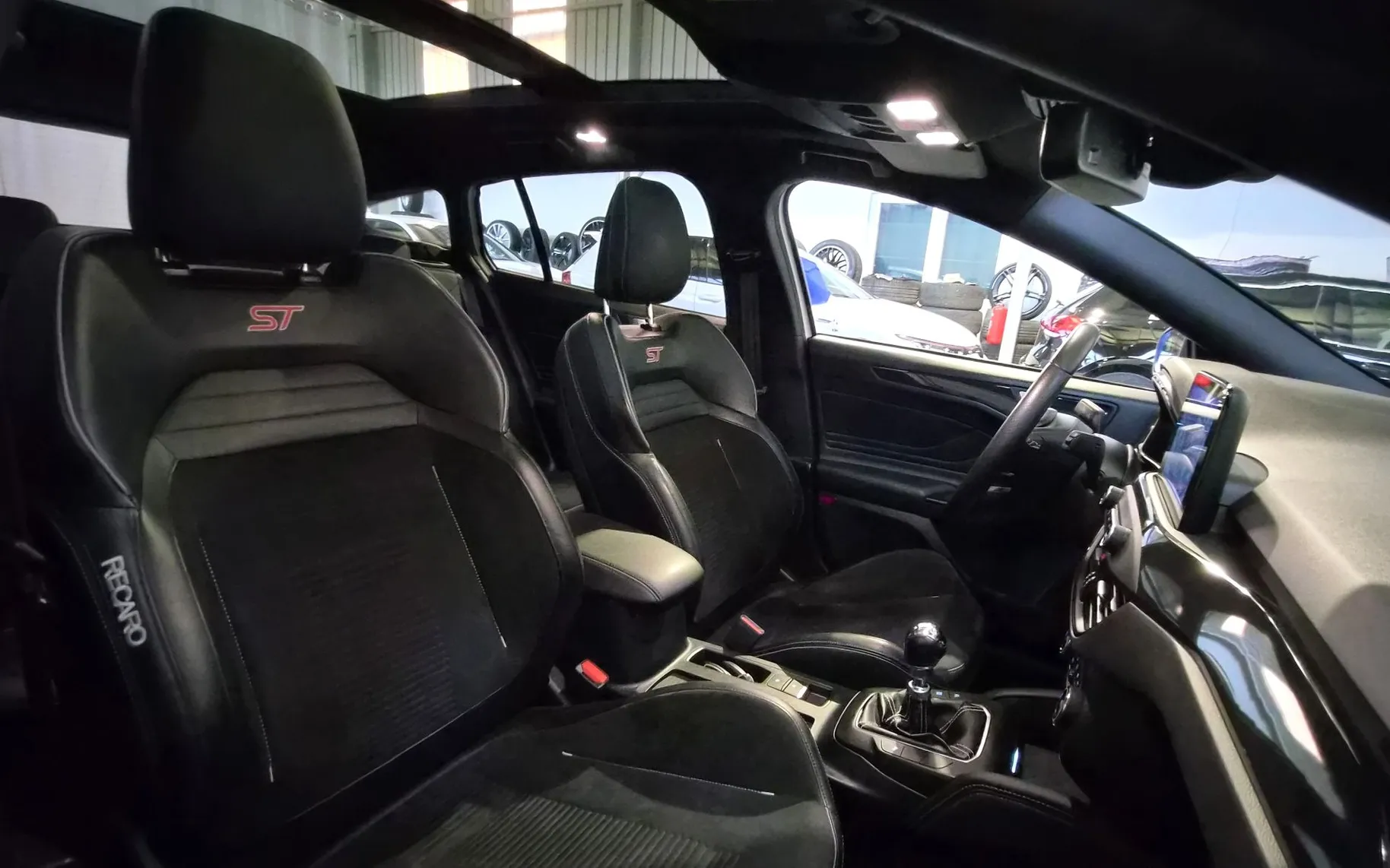 Zunanja slika - Ford Focus - 2.0TDCi ST NAVI PANO RECARO KAM LED - 15