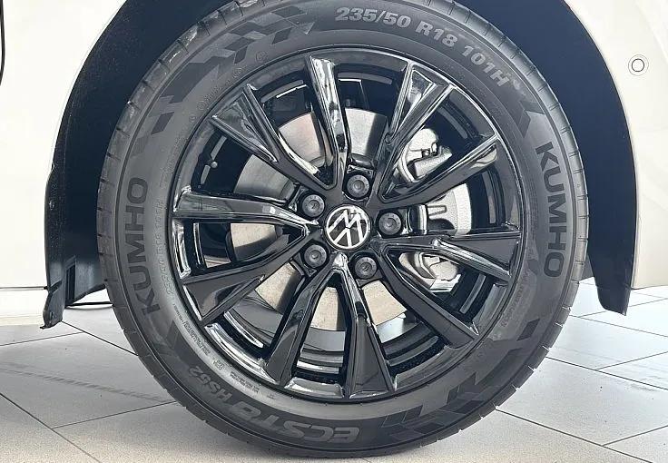 Zunanja slika - Volkswagen Multivan - Life Edition 2.0 TDI - VELIKO OPREME - 12