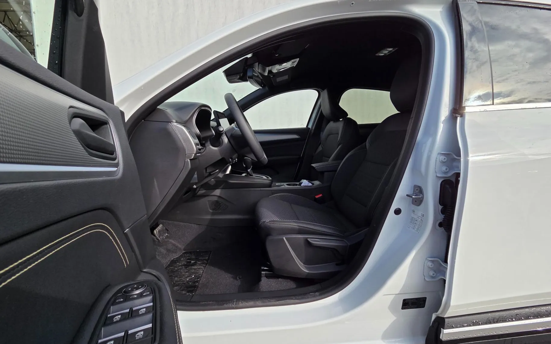 Zunanja slika - Renault Mégane - Techo E-Tech HEV145 + Paket Varnost ACC Asistent - 8