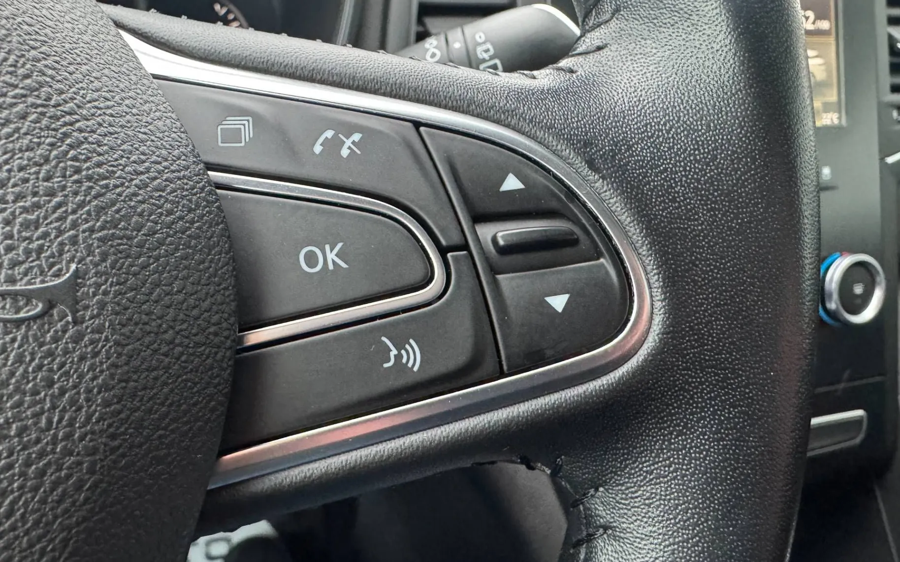 Zunanja slika - Renault Mégane - Megane INTENS°1.5 DCI°1.LAST°SLO°ALKANTARA°DIG.ŠT°91000.. - 18