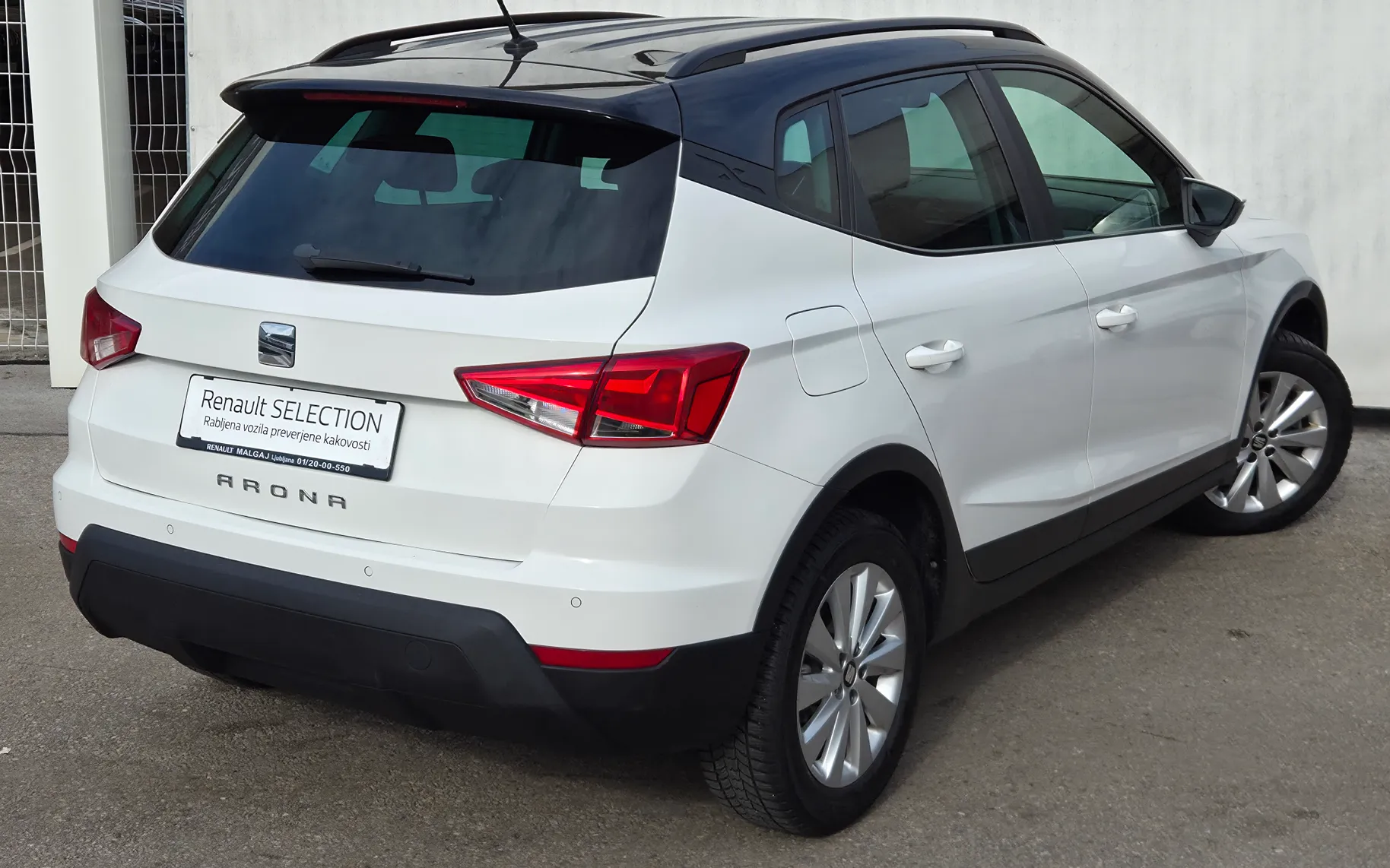 Zunanja slika - Seat Arona - 1.0 TSI Style DSG 1.LASTNIK SLO.POREKLO - 4