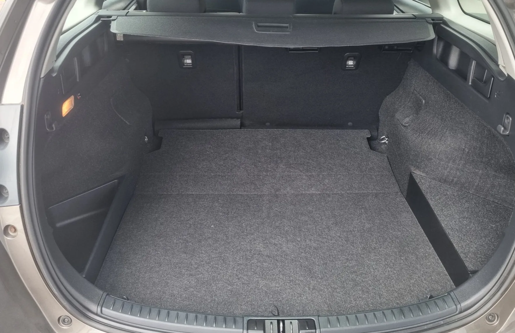 Zunanja slika - Toyota Auris - TOURING 1.8 Hybrid Avtomatik - ZNANA ZGODOVINA - 13
