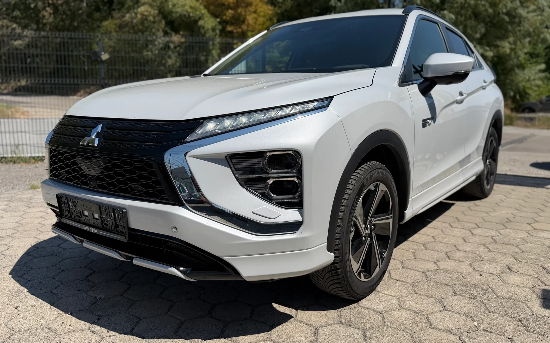 Zunanja slika - Mitsubishi Eclipse Cross - 4WD 2.4 PHEV | 1.Lastnik | 4WD | TOP Oprema - 1