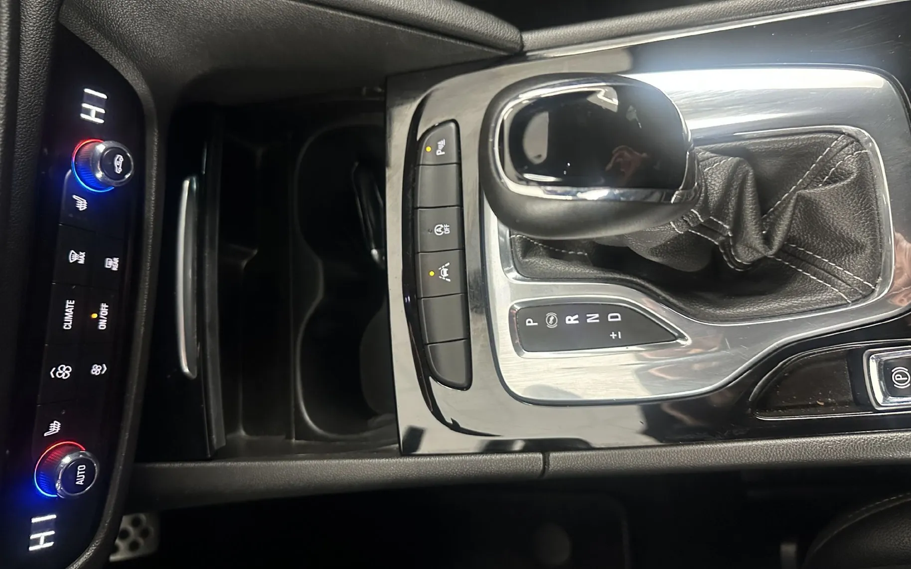 Notranja slika - Opel Insignia - Sports 2.0 CDTi Innovation Avt.NEMŠKI+4ALU.USNJE - 17