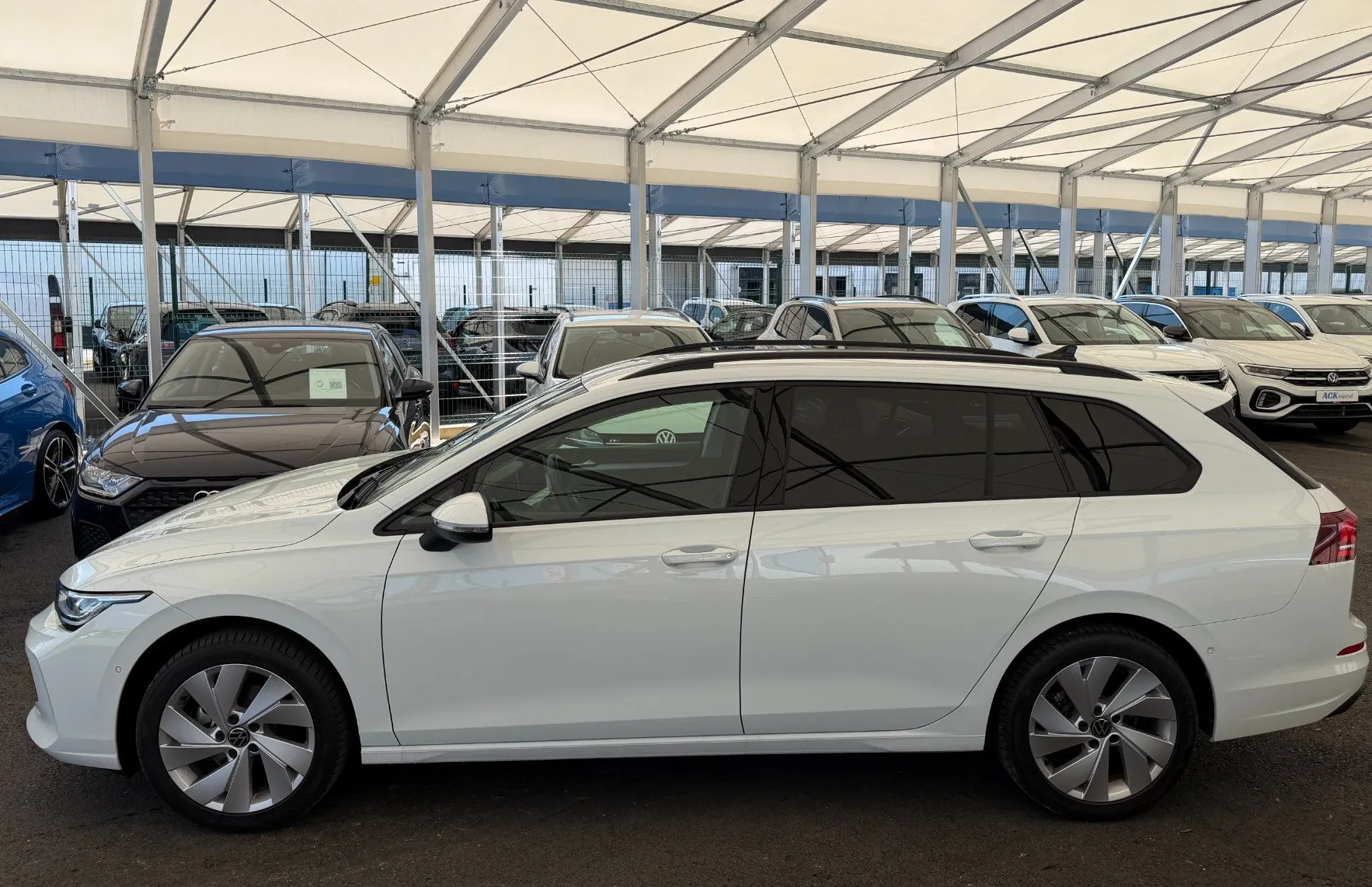 Zunanja slika - Volkswagen Golf - Variant 1.5 eTSI 4ALL DSG SLO - V GARANCIJI - 4
