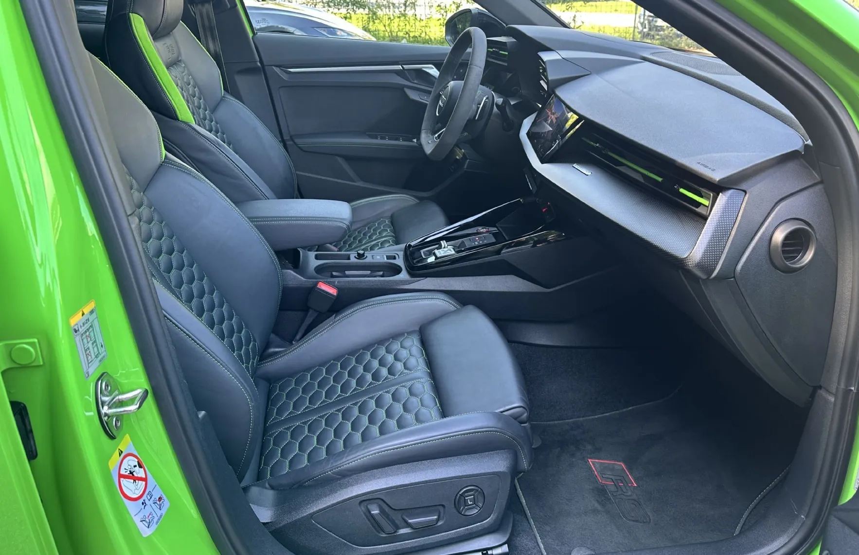 Zunanja slika - Audi S3 - R 2.5 TFSI Q AUT. AKRAPOVIČ NAVI KAM PANO HEADUP - 13