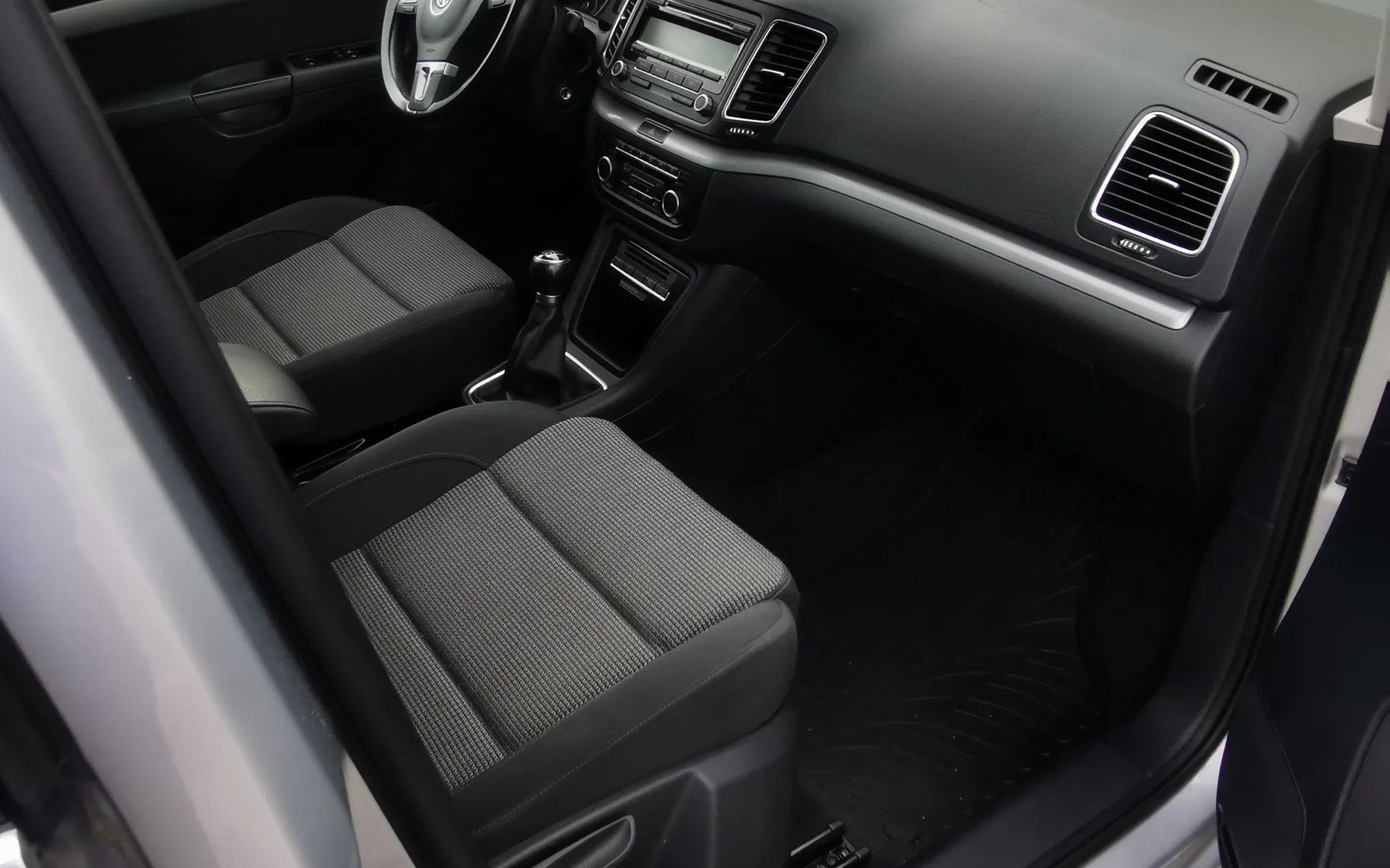 Notranja slika - Volkswagen Sharan - 2,0 TDI BlueMotion Technology Comfortline - 6