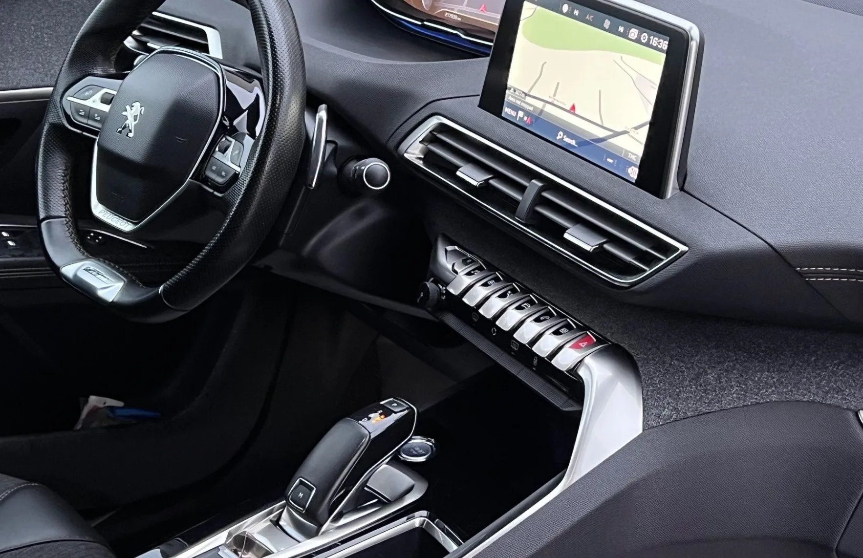Zunanja slika - Peugeot 5008 - 1.5 BLUEHDI+GT LINE+FULL LED+VIRTUAL+PERLA - 17
