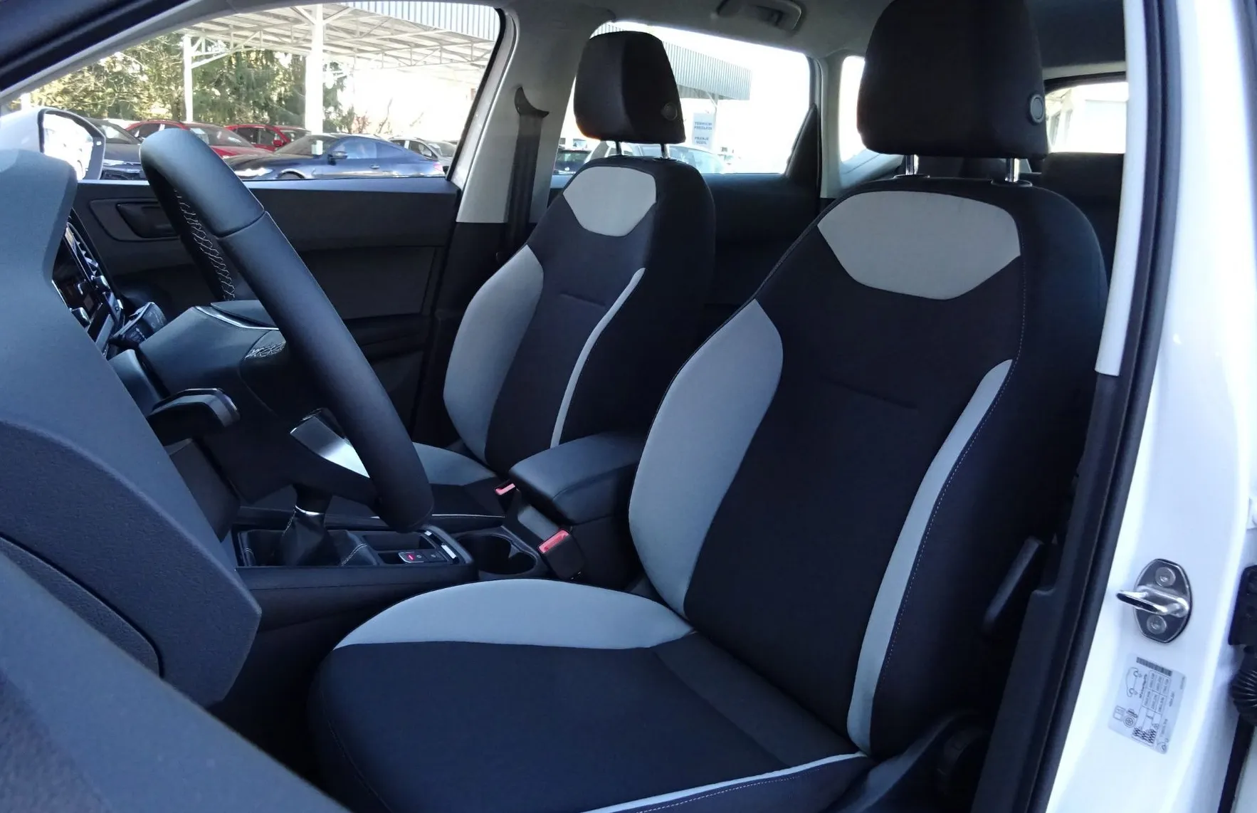 Zunanja slika - Seat Ateca - 1.0 TSI  HOLA 116KM - CELOETNE PNEVMATIKE - - 8