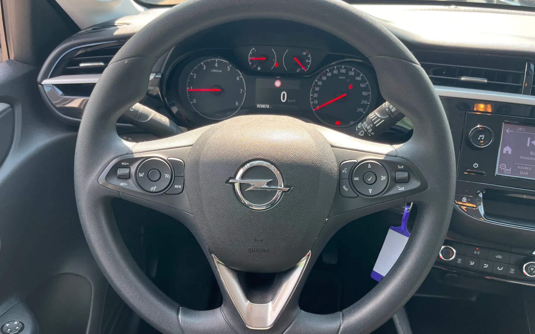 Notranja slika - Opel Corsa - 1.2 - 11
