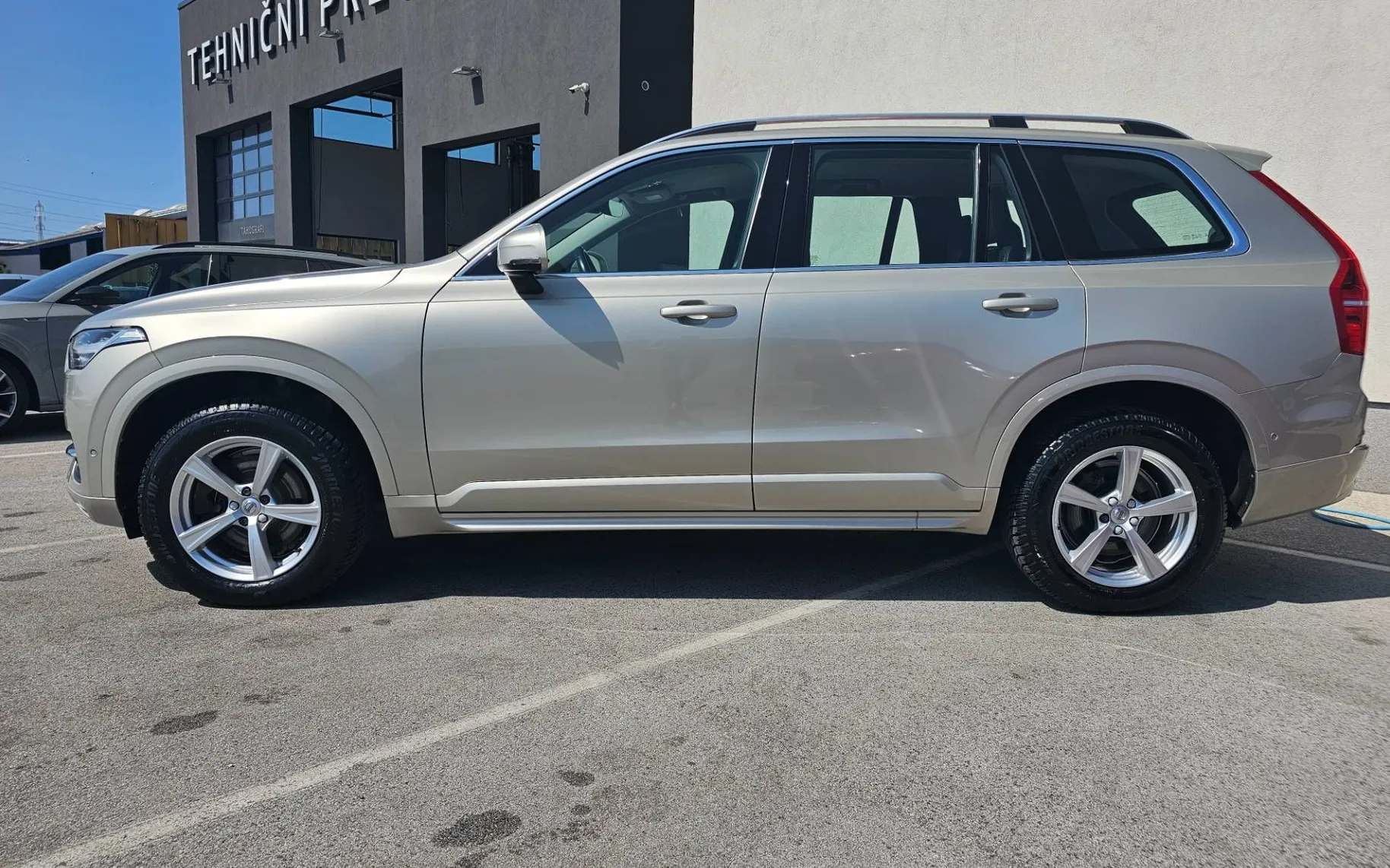 Zunanja slika - Volvo XC90 - D5 AWD MOMENTUM BLIS ACC LED KAM NAVI... - 9