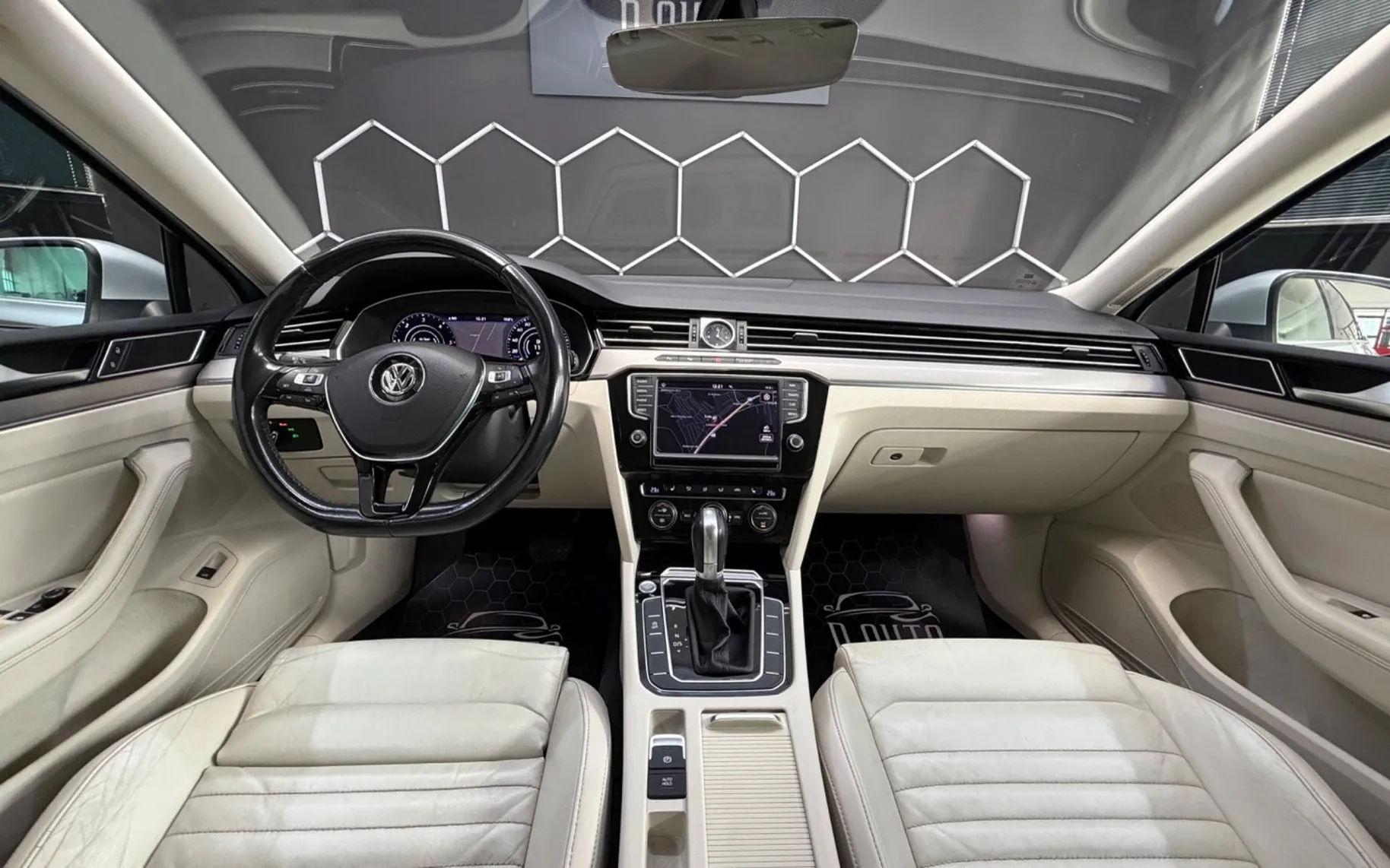 Notranja slika - Volkswagen Passat Variant - 2.0 TDI DSG|VIRTUAL|ACC|FULL LED|KAMERA|V.NAVI| - 9