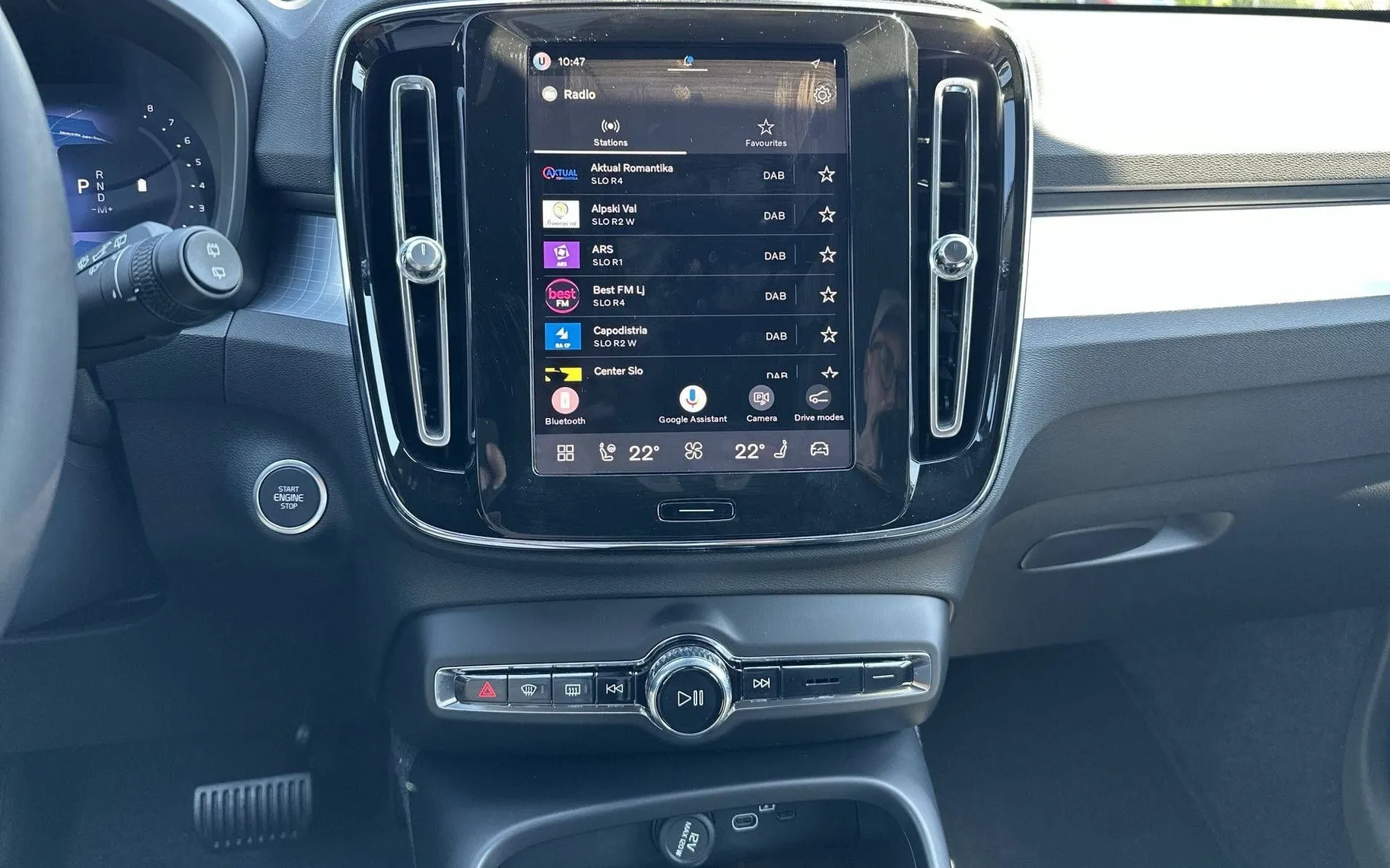 Notranja slika - Volvo XC40 - B3P Core Avt - 16