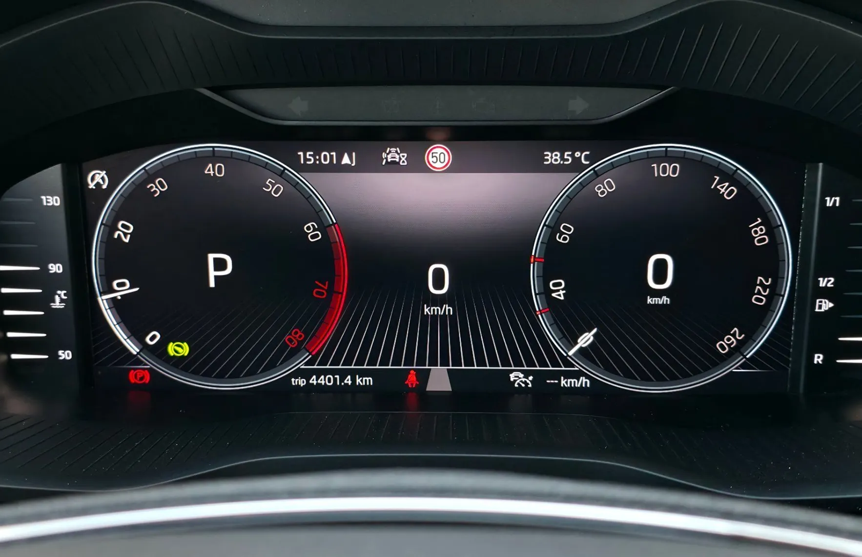 Zunanja slika - Škoda Karoq - 1.5TSI DSG Ambition •ACC•KAMERA•LANE•KEYLESS•17C• - 10