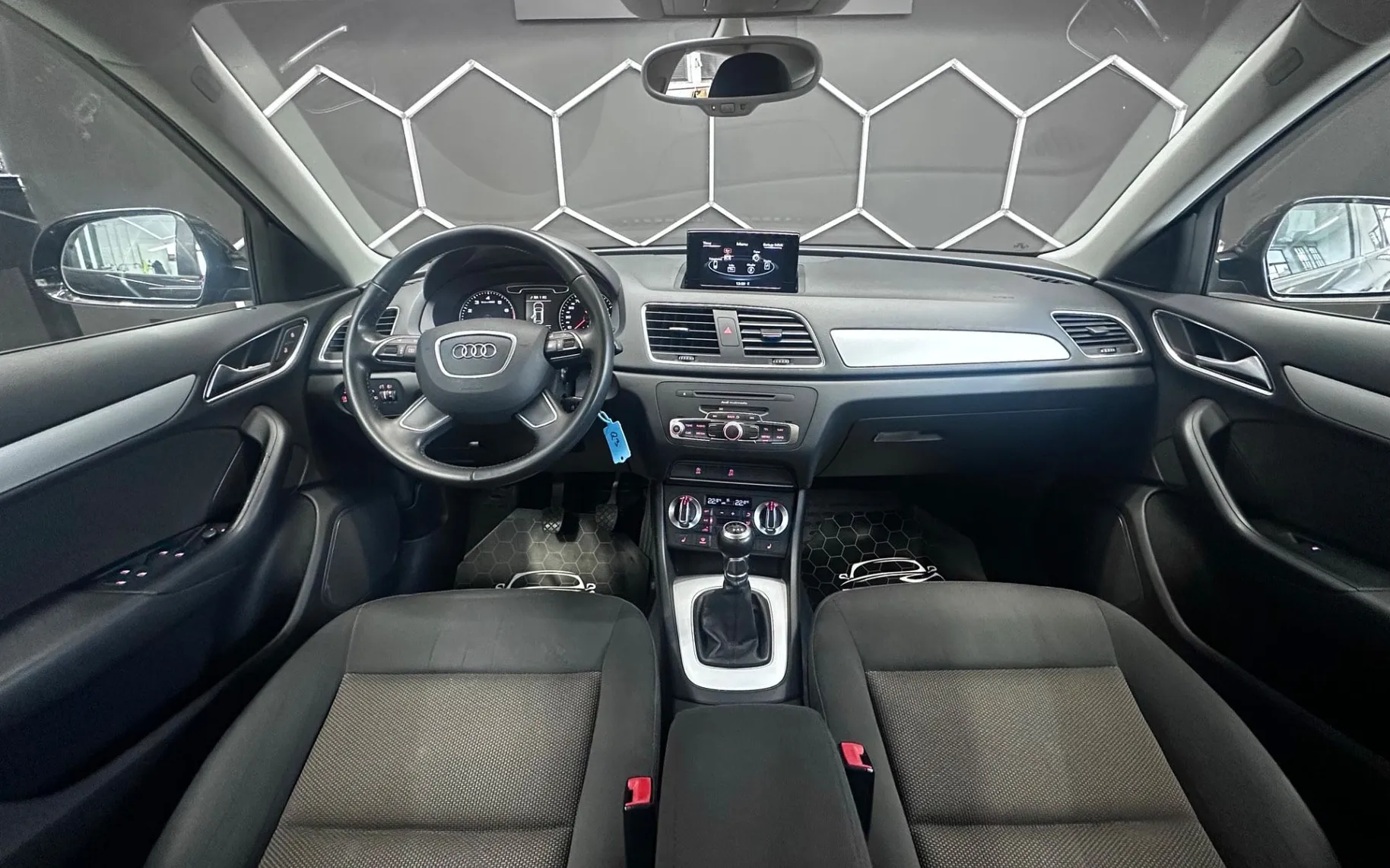 Notranja slika - Audi Q3 - 1.4 TFSI 110  150  ODLIČEN... - 9