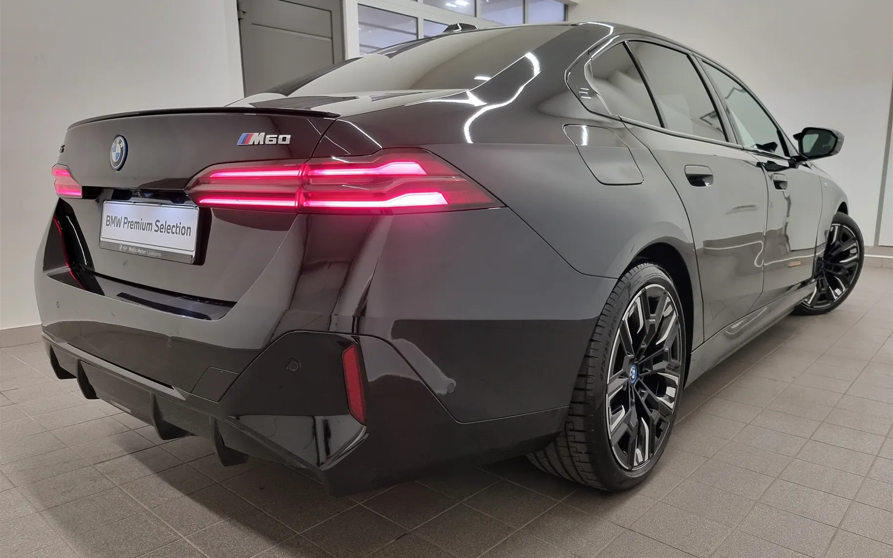 Zunanja slika - BMW i5 - M60 xDrive Limuzina - 2