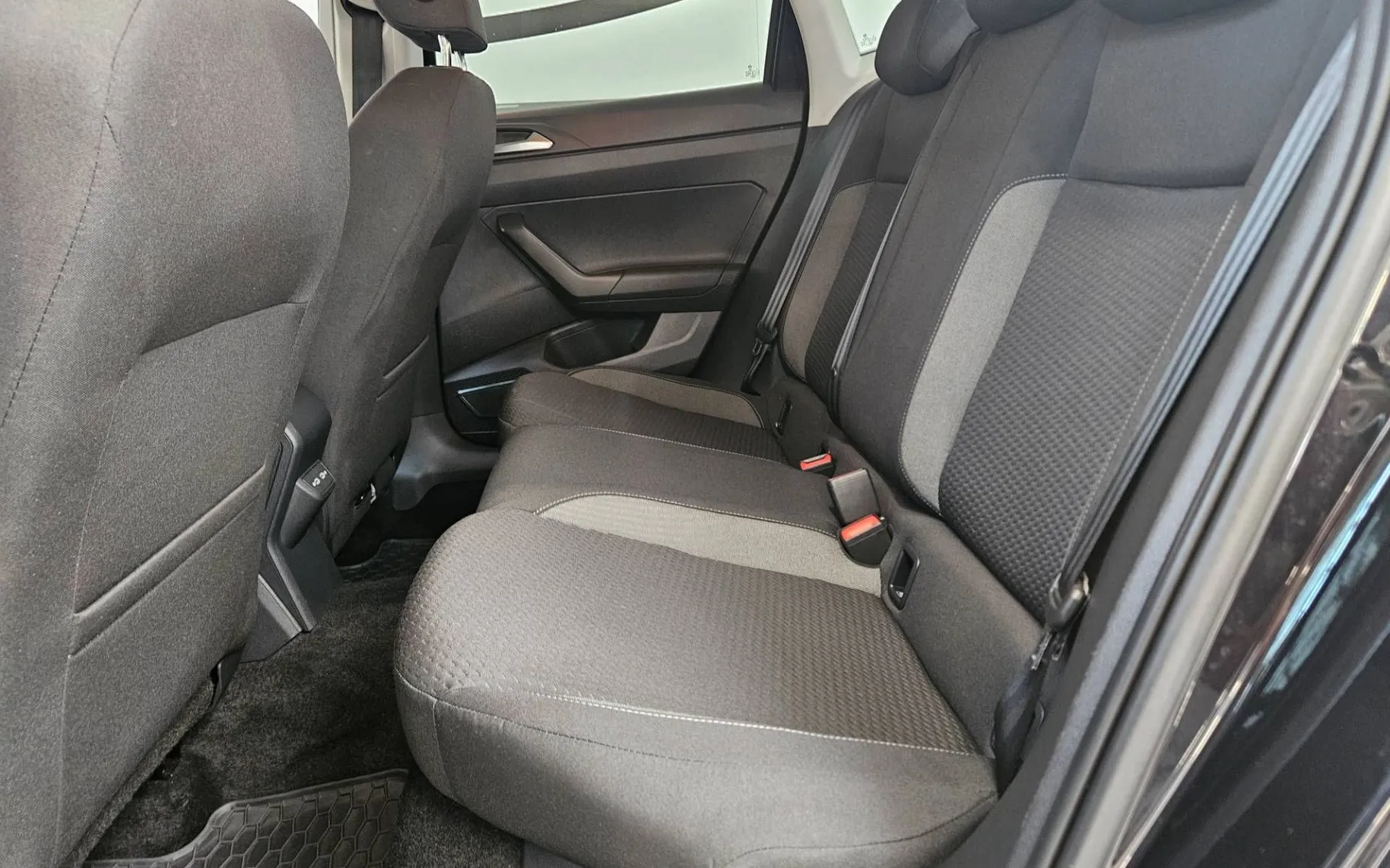 Notranja slika - Volkswagen Polo - 1.0 TSI 4ALL... - 8