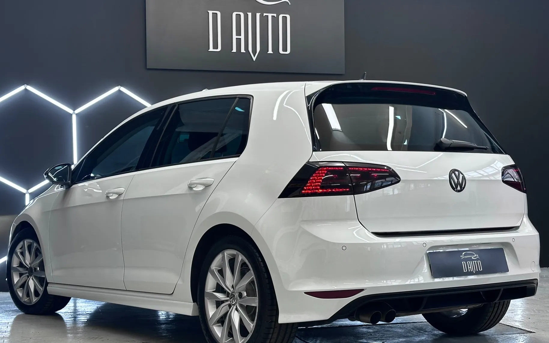 Zunanja slika - VW Golf - 2.0 TDI R LINE+PANORAMA+LED+NAVI+GRETJE SEDEZEV - 6