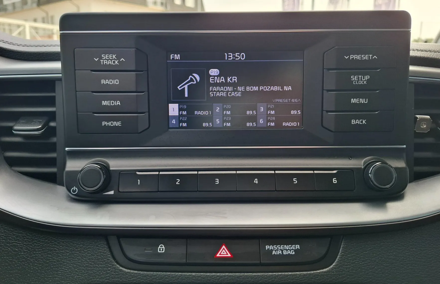 Zunanja slika - KIA XCeed - 1.0 T-GDi - SLOVENSKI - POTRJENA SERVISNA KNJIGA - 13