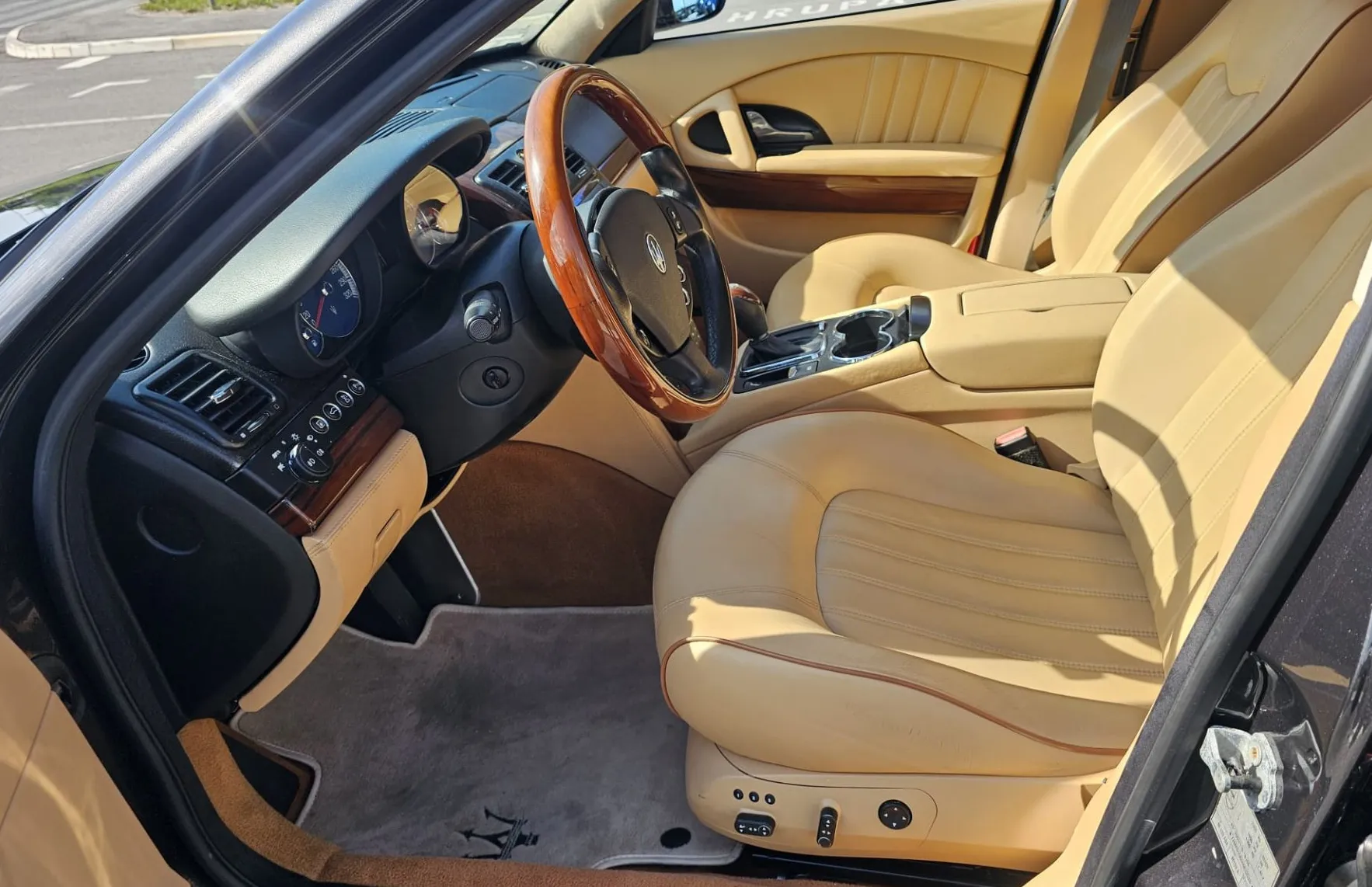 Zunanja slika - Maserati Quattroporte - 4.2 V8 Executive GT - 8