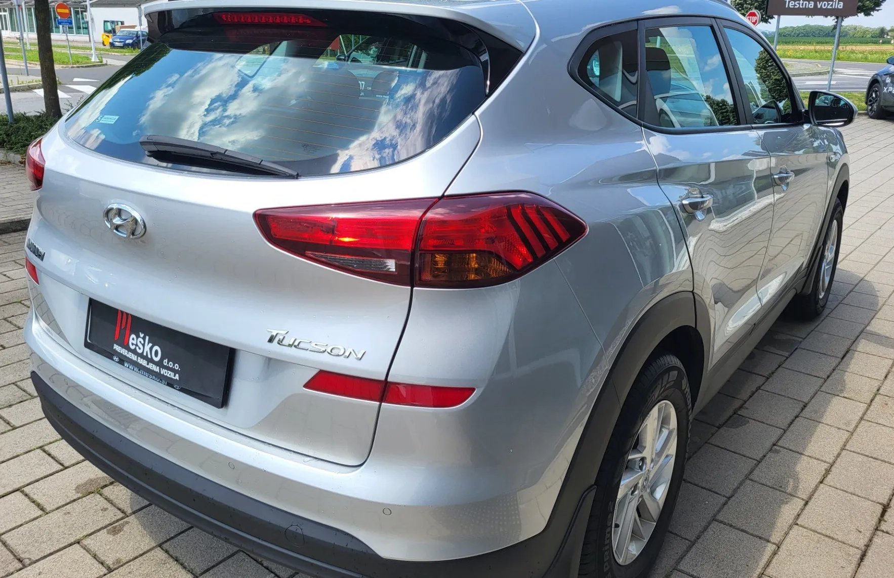 Zunanja slika - Hyundai Tucson - 1.6 GDI slo-1last-nav-pdc-alu-ac-el.paket-servisir - 6