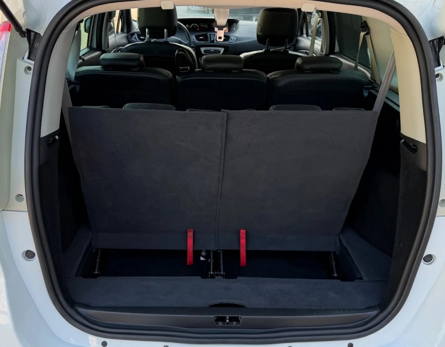 Zunanja slika - Renault Grand Scenic - Scénic 1.5dCi 110PS BOSE 7SEDEŽEV LED NAVI KAMERA ALU17 - 16