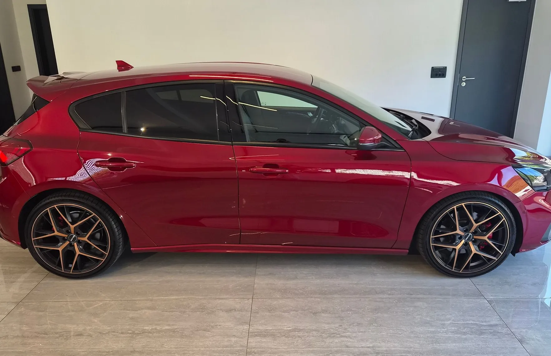 Zunanja slika - Ford Focus - 2.0 EcoBlue ST HUD|RECARO|HIFI|KEYLESS|WEB|KAM|ACC - 2