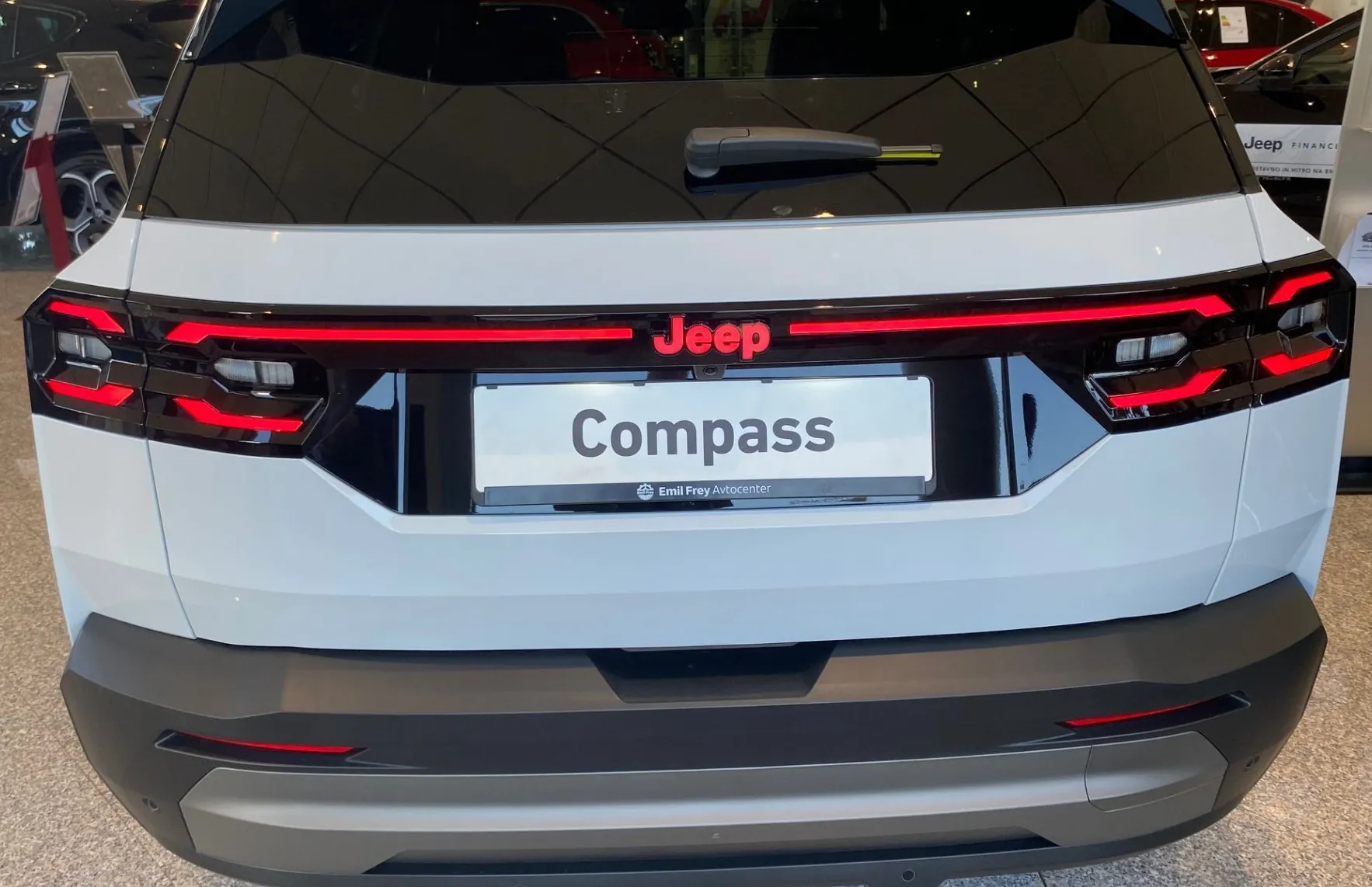 Zunanja slika - Jeep Compass - 1.2 DCT6 e-Hybrid 107kW First Edition - 5