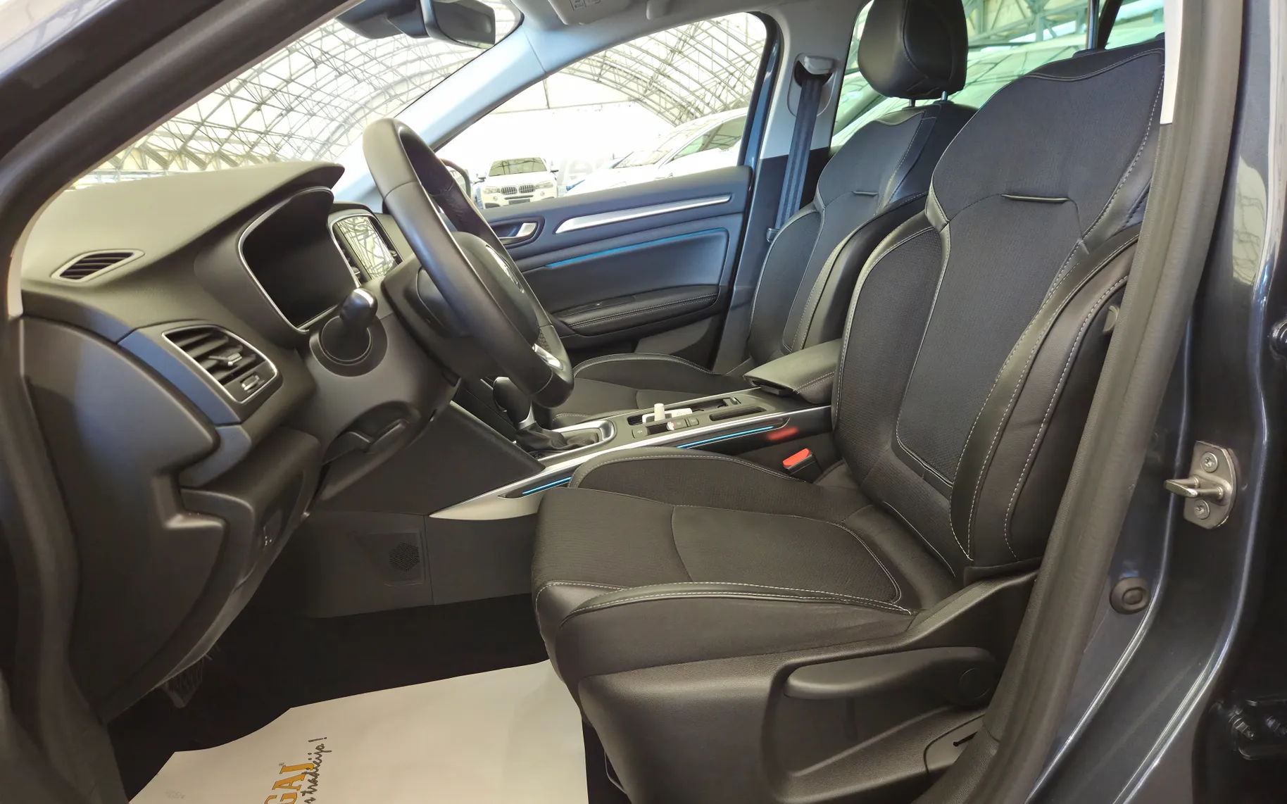 Zunanja slika - Renault Megane Limousine - Techno 1.3 16V TCe 140 KAMERA-KEYLESS-LED - 21