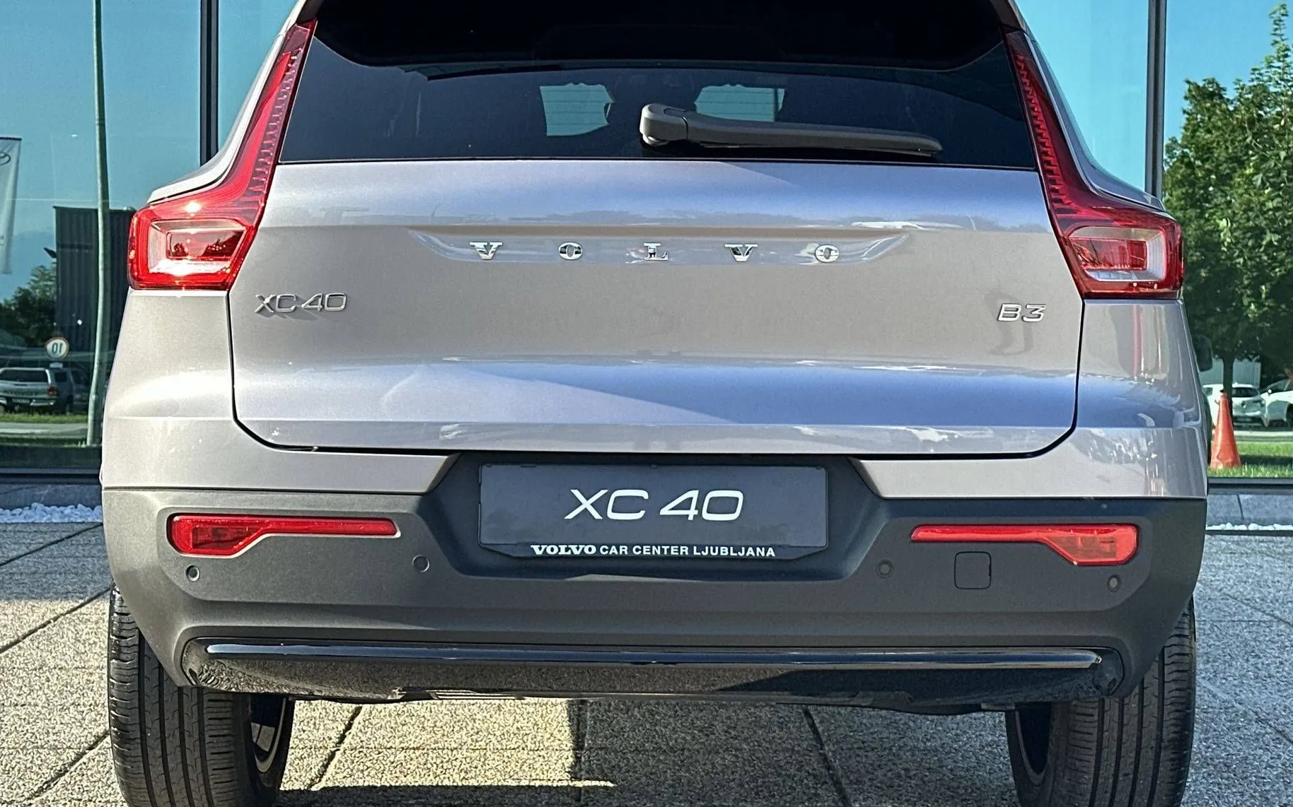 Zunanja slika - Volvo XC40 - B3 P Plus Dark AT DCT - 6